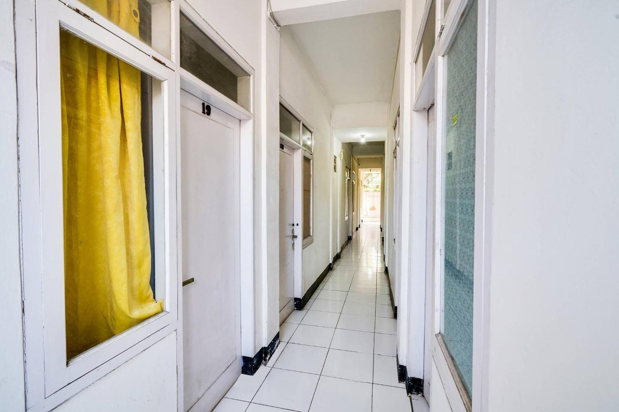 Spot On 91386 De Jawara Syariah Hotel 2*